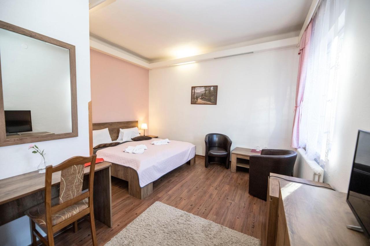 Hotel Dzban การ์โลวา สตูดังกา ภายนอก รูปภาพ