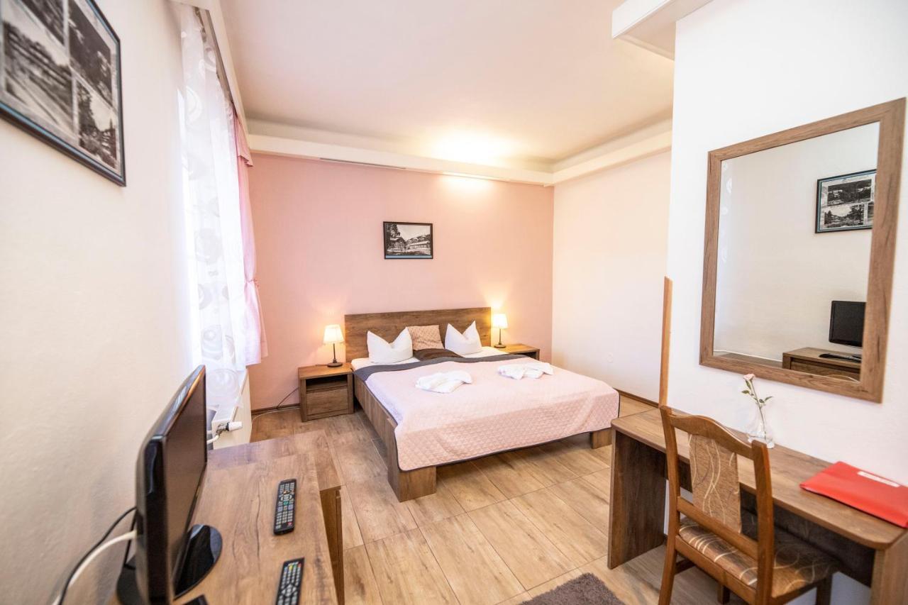 Hotel Dzban การ์โลวา สตูดังกา ภายนอก รูปภาพ