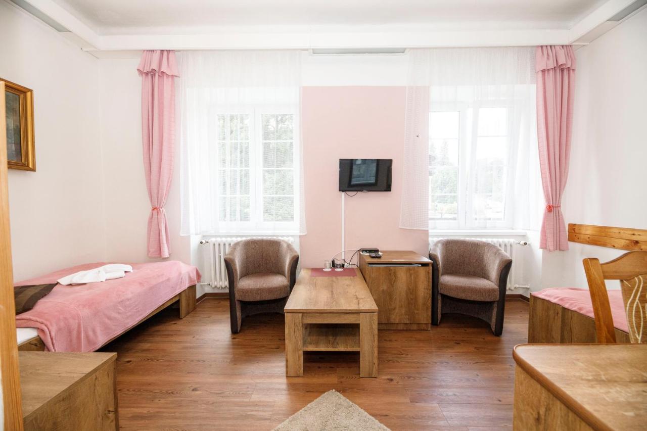 Hotel Dzban การ์โลวา สตูดังกา ภายนอก รูปภาพ