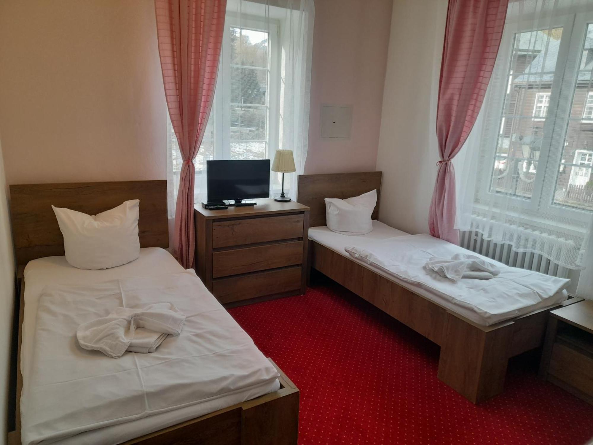 Hotel Dzban การ์โลวา สตูดังกา ภายนอก รูปภาพ
